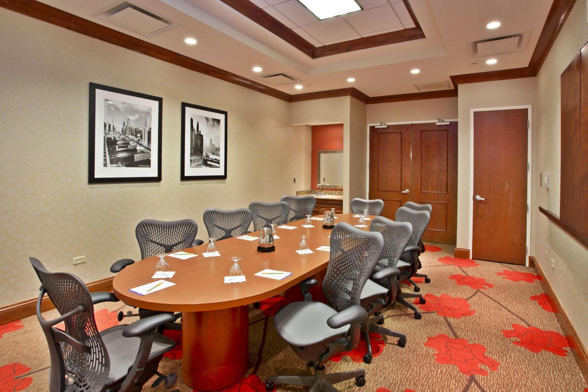 Hilton Garden Inn Chicago/Midway Airport Bedford Park Exterior foto